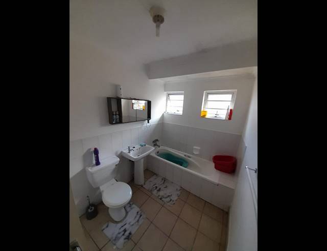 3 BEDROOM PROPERTY TO RENT IN BIRDSWOOD